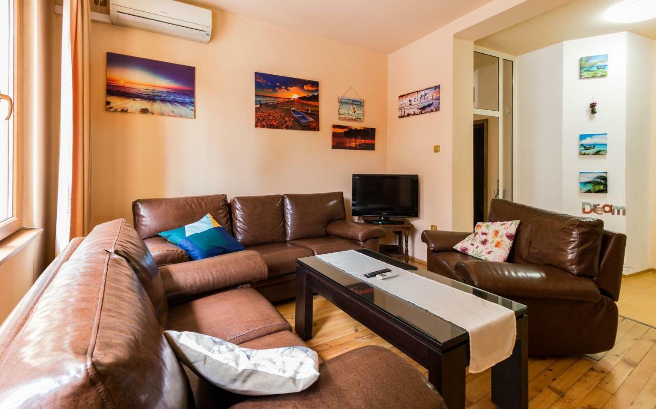 The Rocky House - Central & Private 2Bdr By Flat Mаnager Plovdiv Bagian luar foto