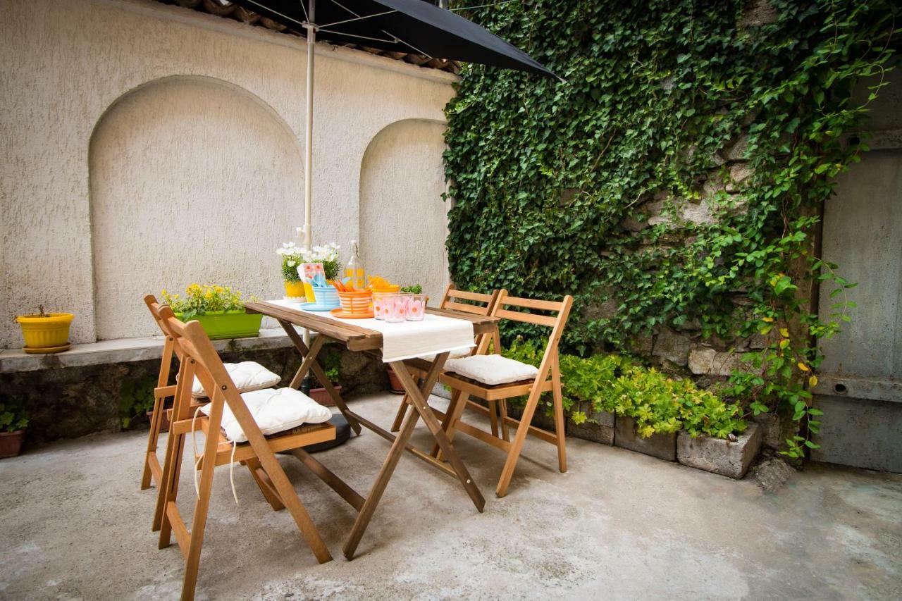 The Rocky House - Central & Private 2Bdr By Flat Mаnager Plovdiv Bagian luar foto