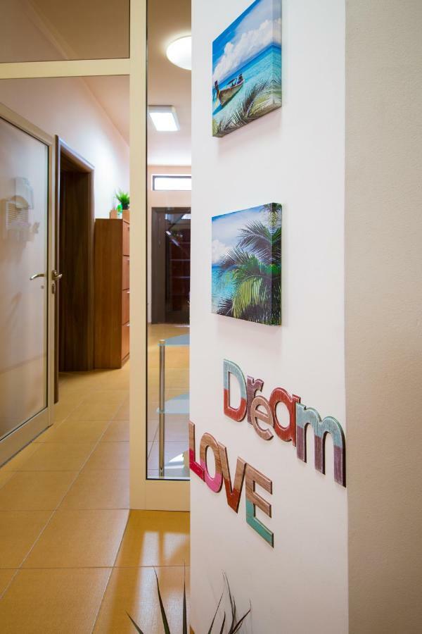 The Rocky House - Central & Private 2Bdr By Flat Mаnager Plovdiv Bagian luar foto