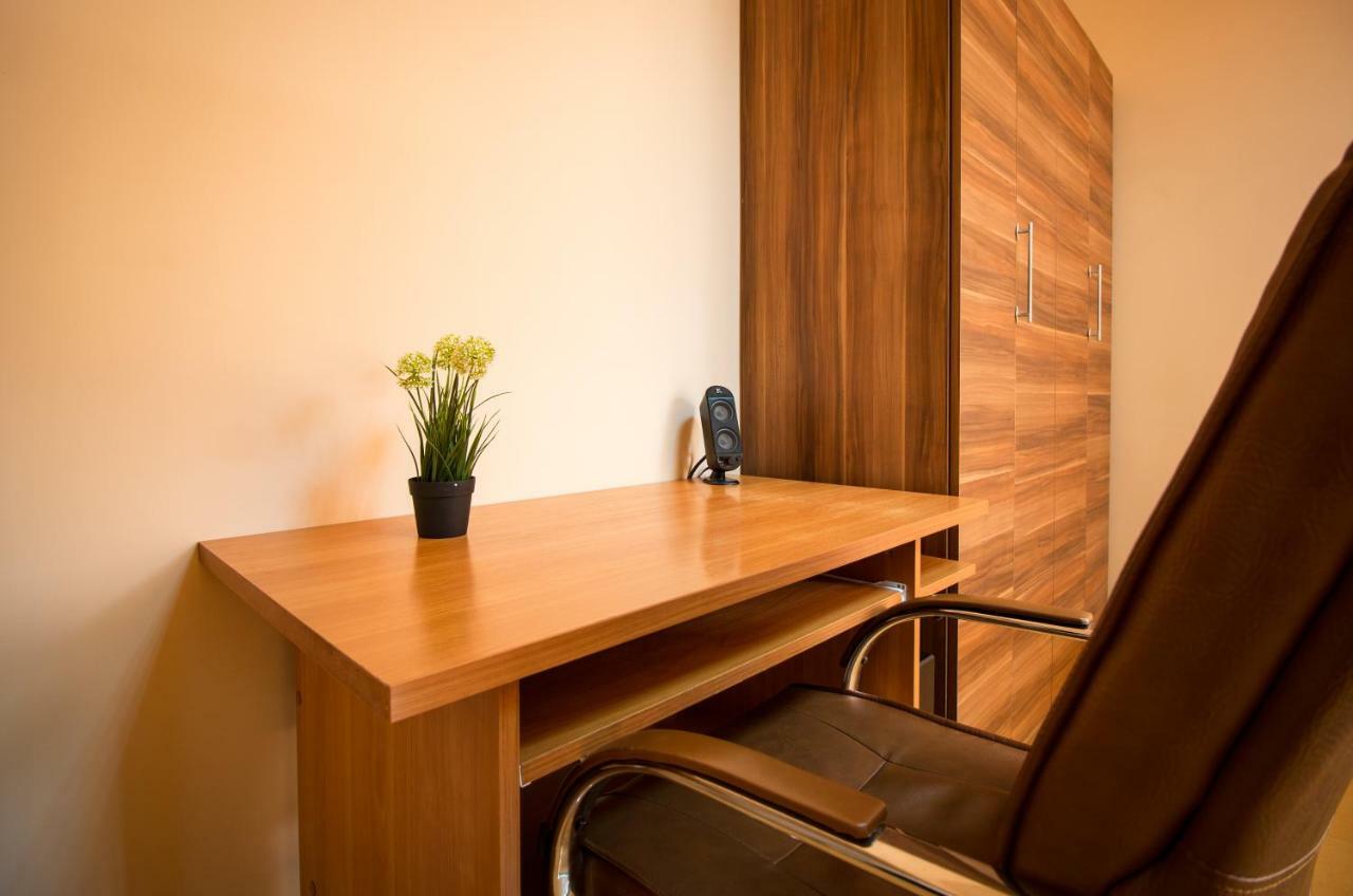 The Rocky House - Central & Private 2Bdr By Flat Mаnager Plovdiv Bagian luar foto