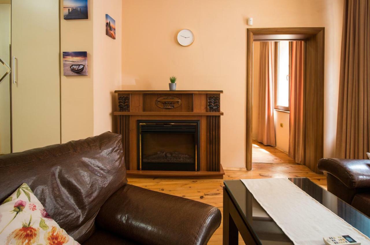 The Rocky House - Central & Private 2Bdr By Flat Mаnager Plovdiv Bagian luar foto
